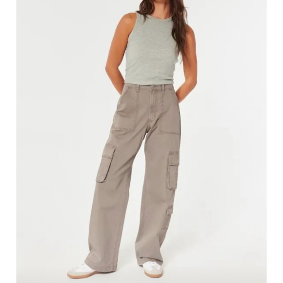 Hollister Women’s ULTRA HIGH-RISE BAGGY 3-POCKET CARGO PANTS Khaki Tan Sz 14R/32 - Picture 1 of 8